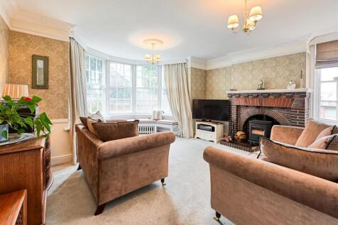 Flat 1, Dippons House-1.jpg