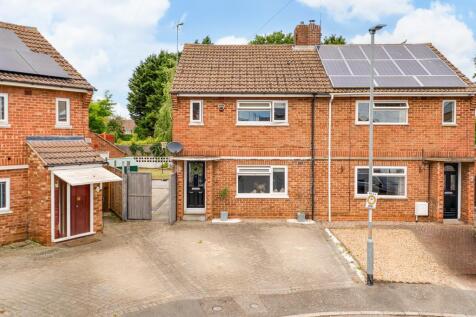 6 Regent Close, Burton Latimer-26.jpg