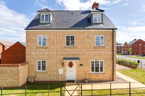 14 Barn Owl Drive, Rothwell (2 of 41).jpg