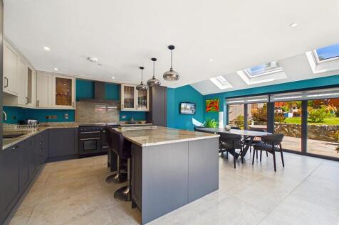 KITCHEN / DINING / LIVING AREA