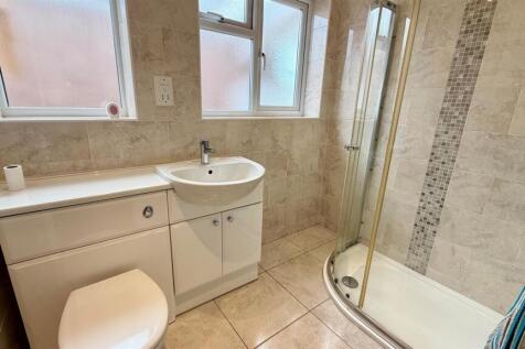 TILED 3 PIECE SHOWER ROOM