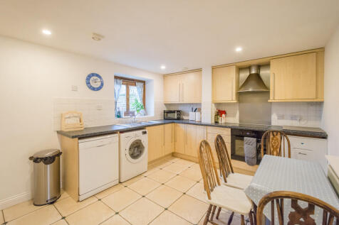 Close Farm Lodge ...