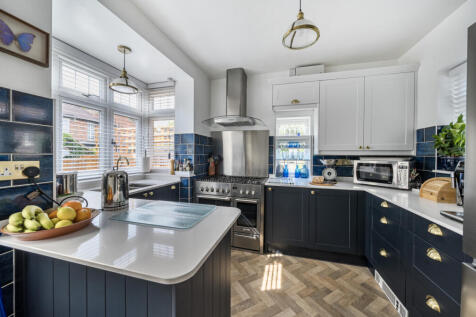 1305343-18-684323...