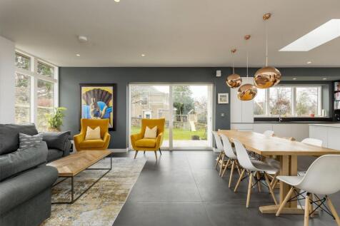 6 bed, 4 bath Detached in Edinburgh - Photo 6
