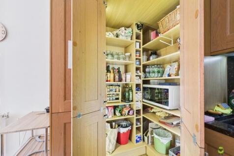 Presented by Nicoleta at EweMove Bexleyheath and D