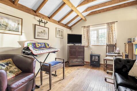 Vale Cottage, 4 Butchers Lane, Pattishall