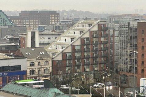 1 BEDROOM, 1 BATHROOM, SMALL BALCONY, CENTRAL LOCATION, ON SITE CARETAKER, LOW DEPOSIT OPTION.