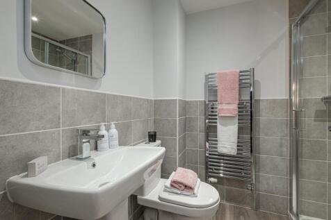 Interior view of the en suite in our 4 bed Kingsley home