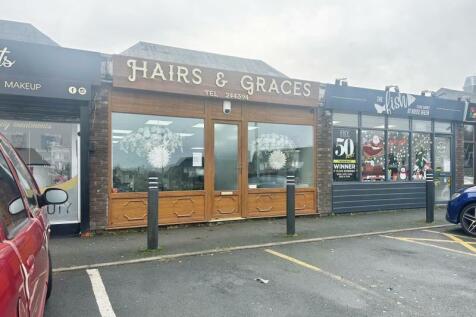 Retail Property (high street) to rent in new houses