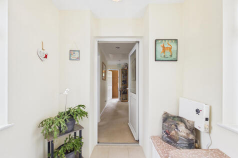 CAM01354G0-PR0768-STILL002
