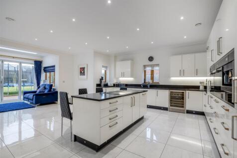 8677273-interior10.jpg