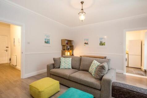 Lounge to Kitchen