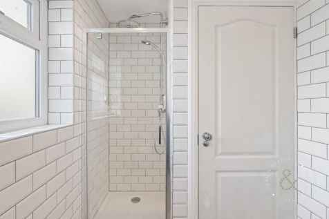 arwyn shower.png