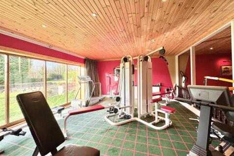 5 bed, 3 bath Detached Bungalow in Glasgow - Photo 22