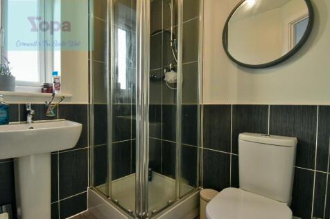 Master Bedroom En Suite Shower Room