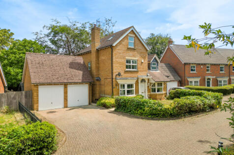 Whitebeam Close, Weston Turville, HP22