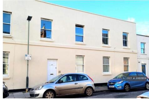 3 Bedroom Flat in GL50 4AQ