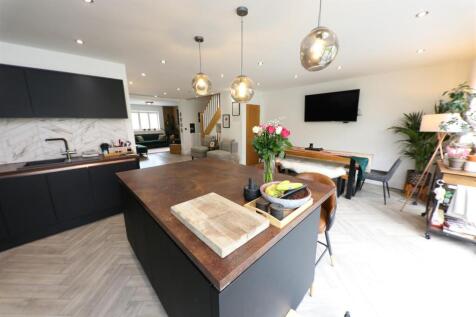 ISLAND KITCHEN
