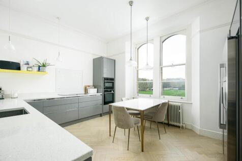 Kitchen_1.jpg