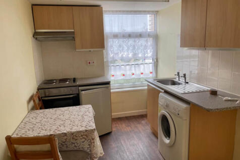 1 Bedroom Flat in WF1 1UE
