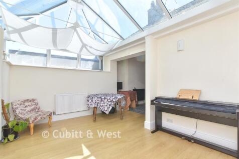 Conservatory/ Diner