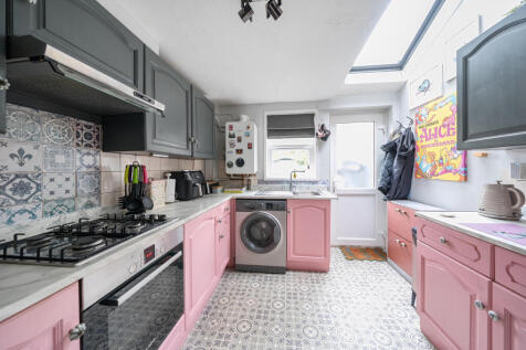 1365966-7-68f2374...