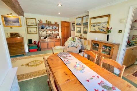 Dining Area.jpg