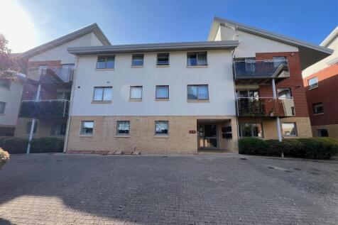 ACORN GARDENS, PLYMPTON, PLYMOUTH PL7 4NJ