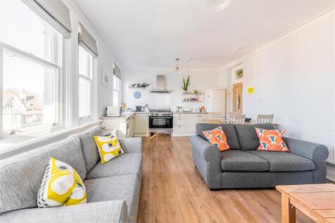 Flat 3, 1 Sackville Gardens-11.jpg