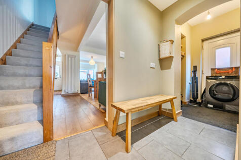 1385683-7-692f12b...