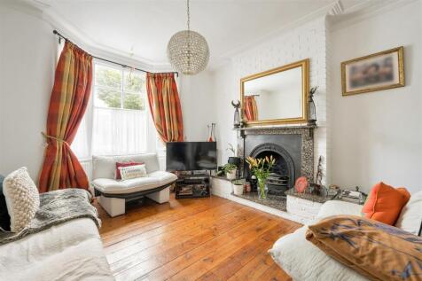 Woodhouse Road, E11