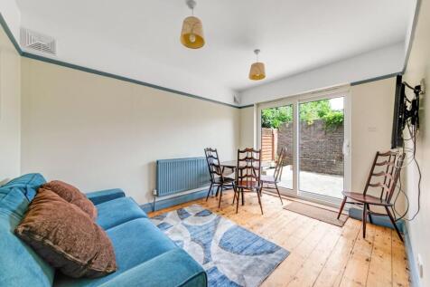 86536-JM-PropWorld-11 CHESEMAN COURT -1.jpg