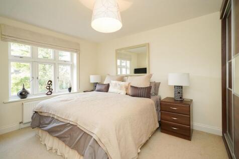 5 bed, 4 bath Detached in Sheffield - Photo 18