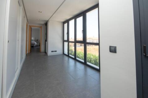 UPPER LEVEL HALLWAY