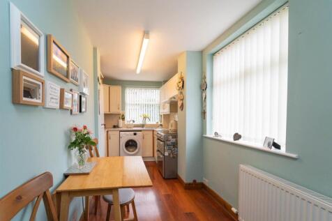 3 bed, 1 bath Semi-Detached in Manchester - Photo 3