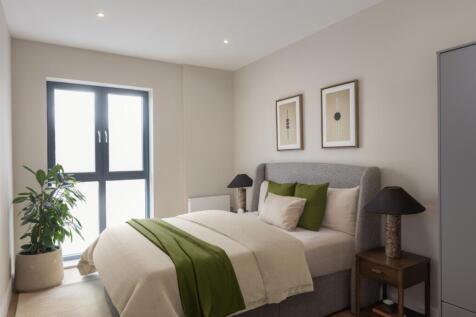 B 2 bed show apt ...