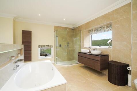 4 bed, 2 bath Detached in Sheffield - Photo 14
