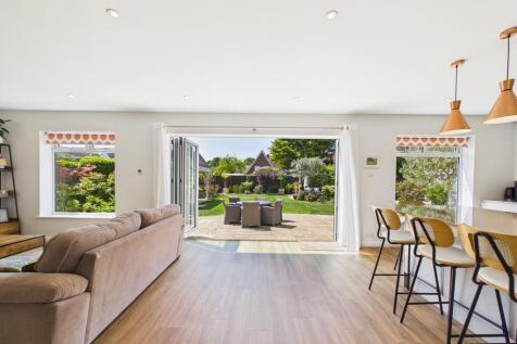 Living area (2)
