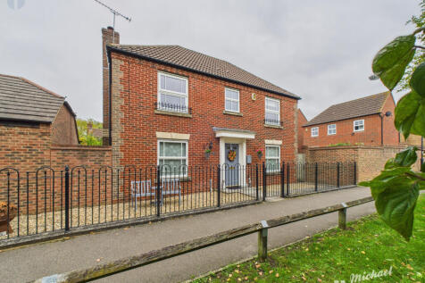 CAM03218G0-PR0798-STILL031