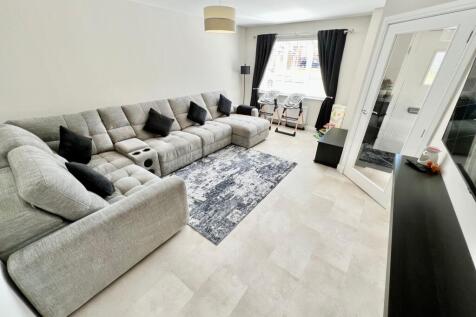 Colville Crescent, Glengarnock lounge