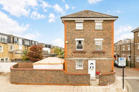 4 Bedroom Semi-Detached in W5 4JE