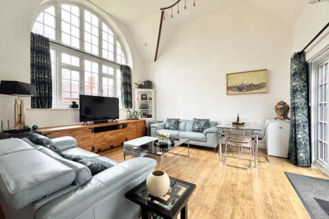 The Courtyard, Liscombe Park, Soulbury, LU7