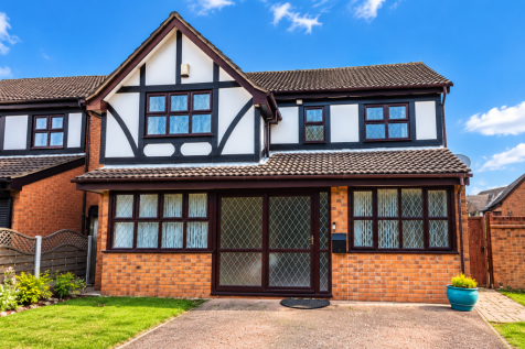 tudorstylesuburbanhousefront