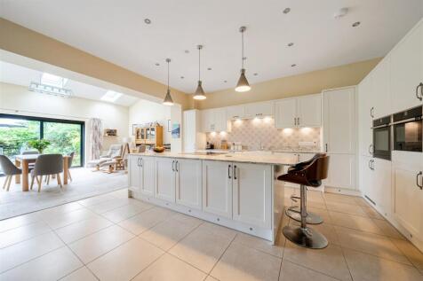 Kitchen / Breakfast Room