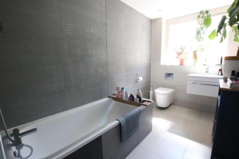 Bathroom.JPG