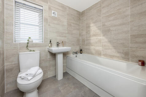 bathroom 3 bedroom moresby home