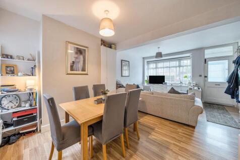 Lounge / Dining Room