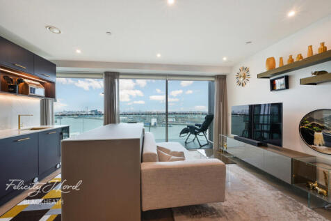 2 bed, 2 bath Apartment in london - Photo 19