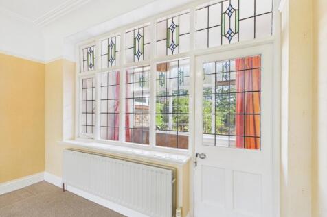 CAM02386G0-PR0142-STILL005