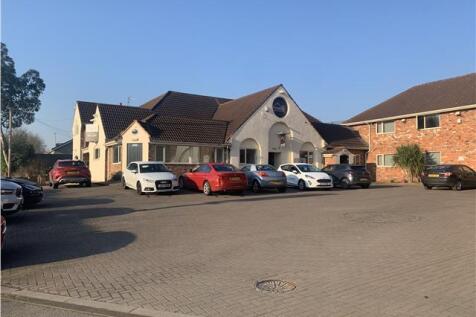 Office to rent in castleford